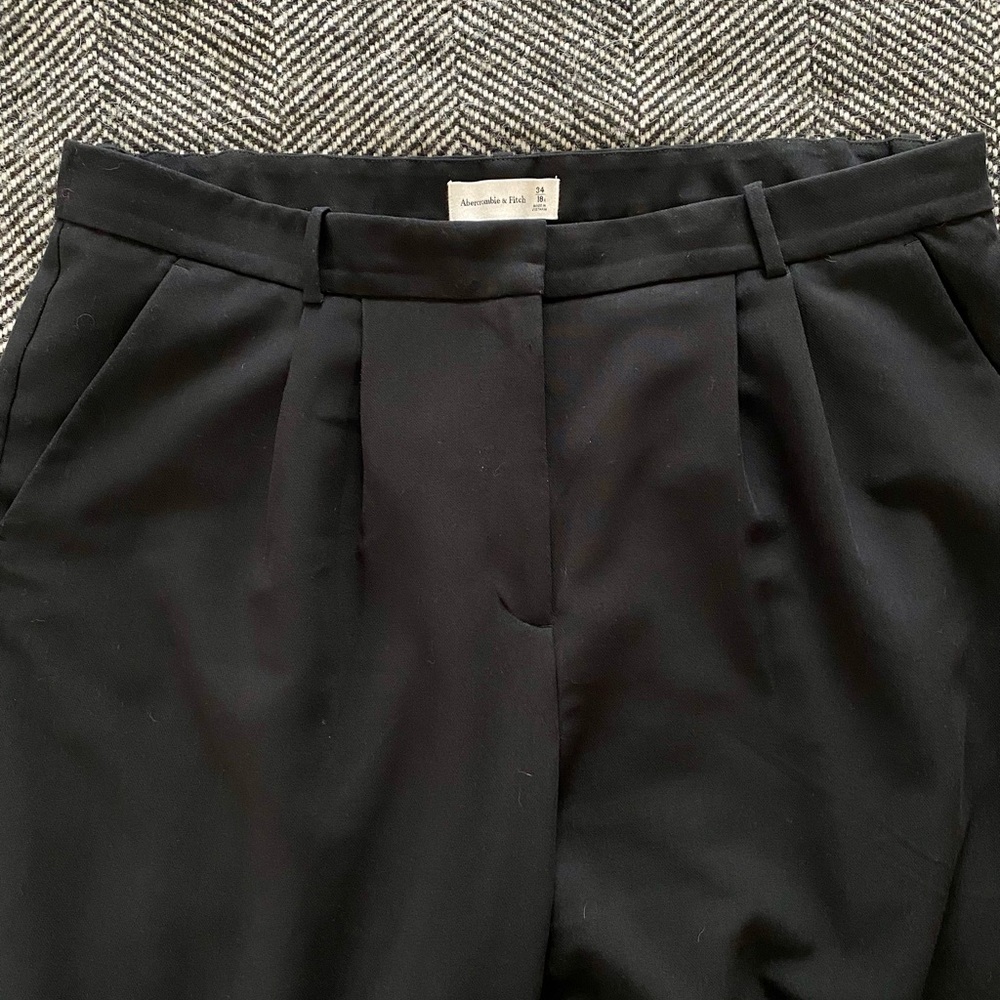 Abercrombie & Fitch Sloane Tailored Pant in Black, 34R